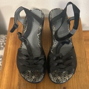 Black strappy heeled sandals- 6.5